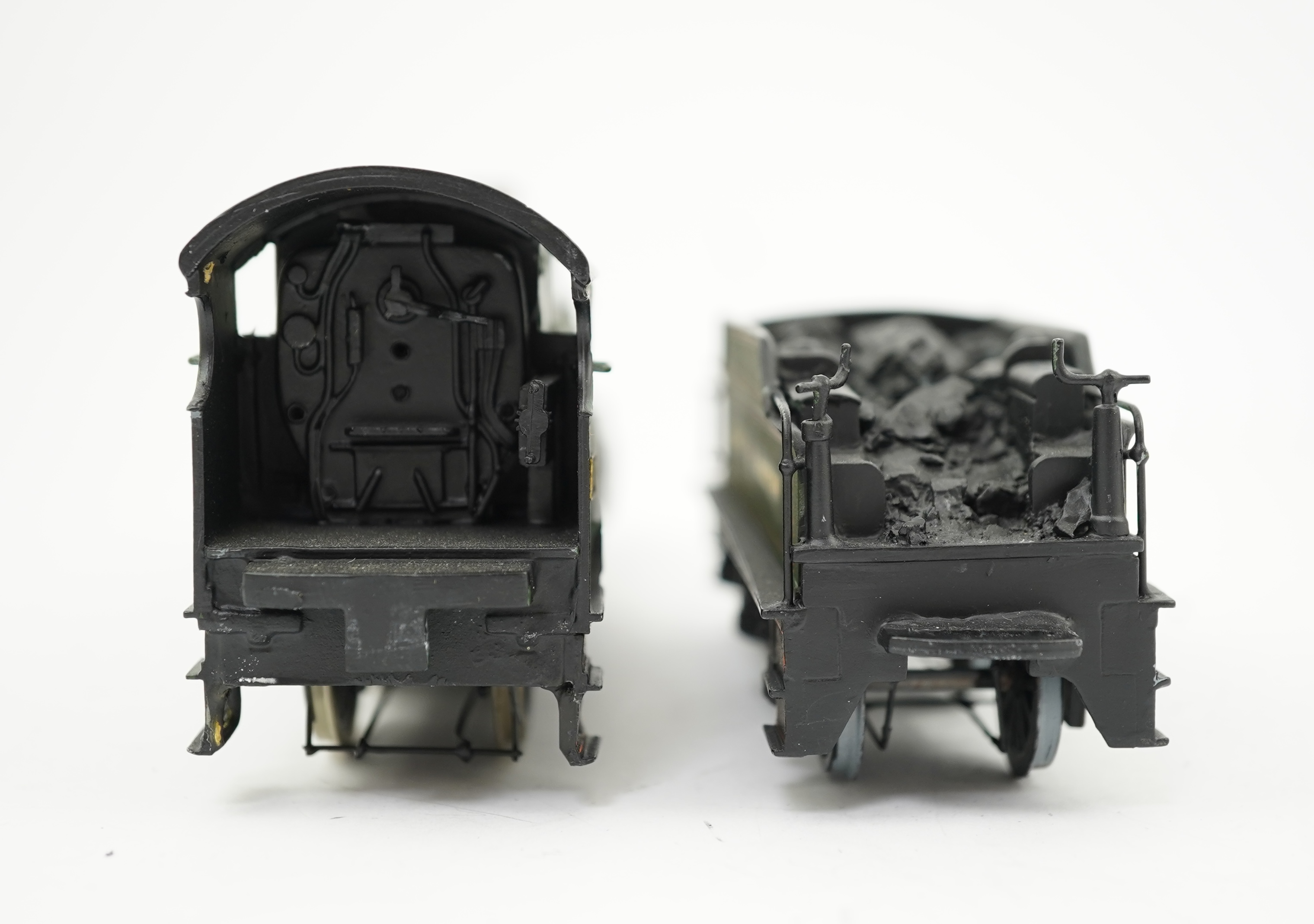 Two 00 gauge brass and white metal kit built GWR tender locomotives; a Star class 4-6-0, Lode Star 4003, together with a Flower class 4-4-0, Polyanthus 4166, constructed, painted and lined to a high standard, both motore